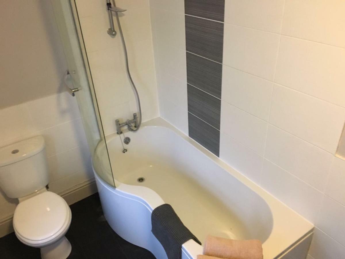 @33 Fab Townhouse Βίλα Holyhead Εξωτερικό φωτογραφία