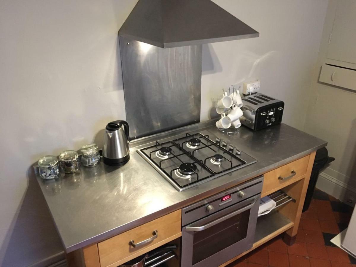 @33 Fab Townhouse Βίλα Holyhead Εξωτερικό φωτογραφία
