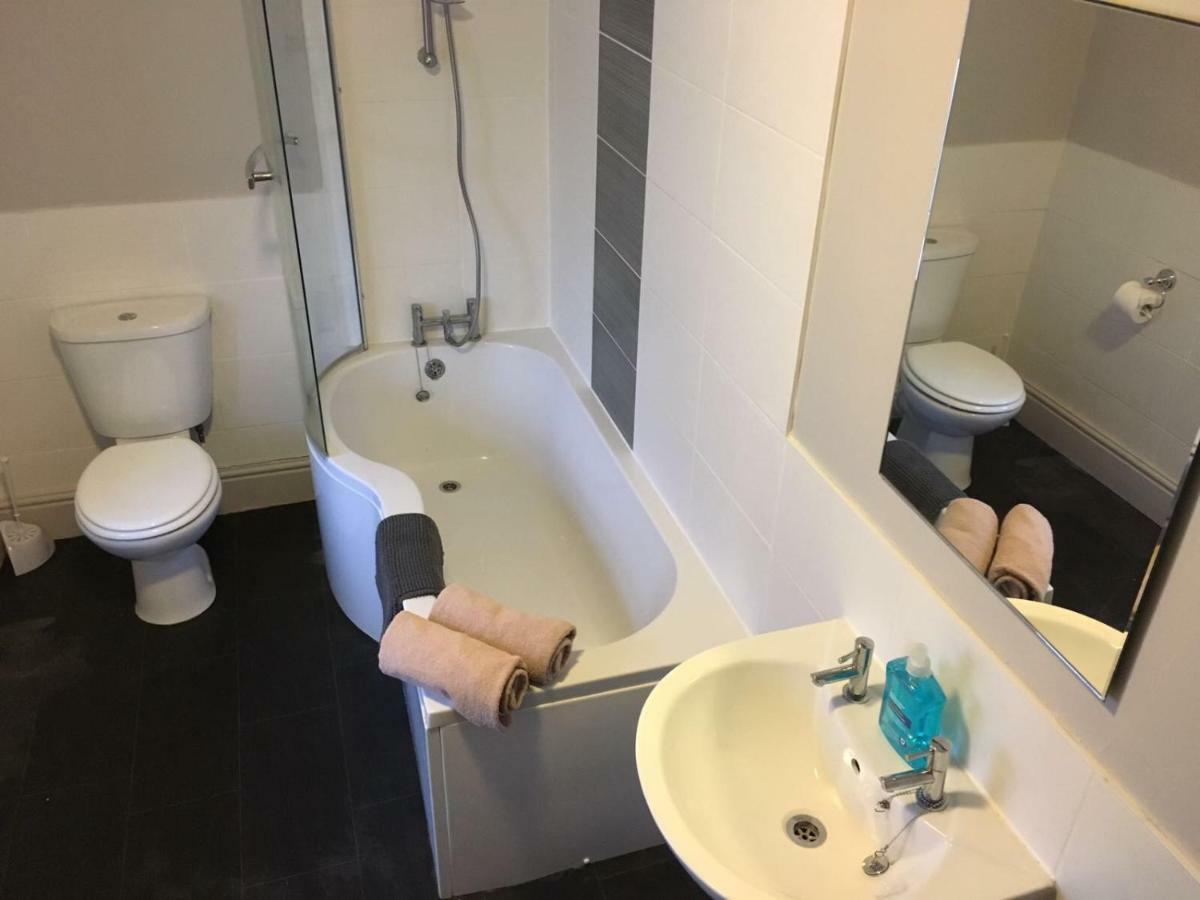 @33 Fab Townhouse Βίλα Holyhead Εξωτερικό φωτογραφία